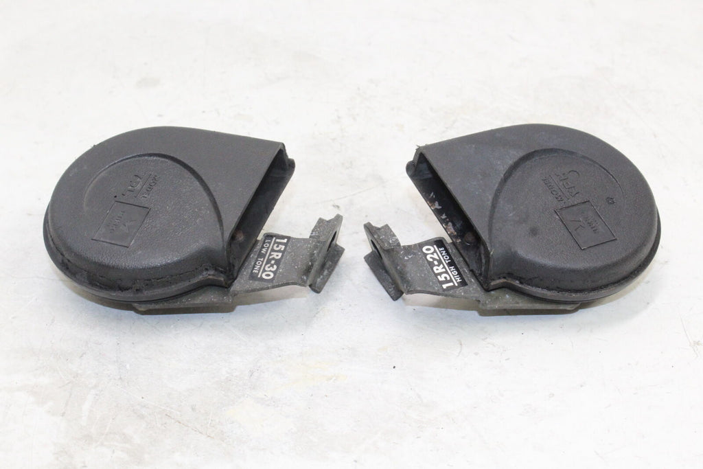 1982 Yamaha Xj750R Horns Signals Pair Oem