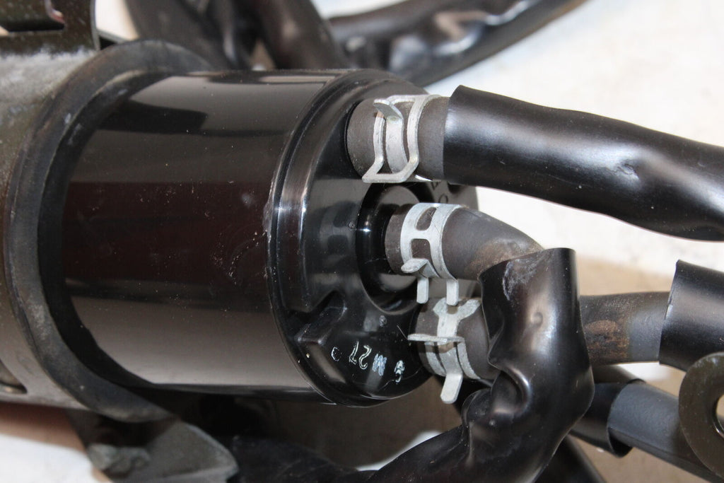 2000 Suzuki Katana 750 Gsx750F Evap Vapor  Charcoal Emission Canister