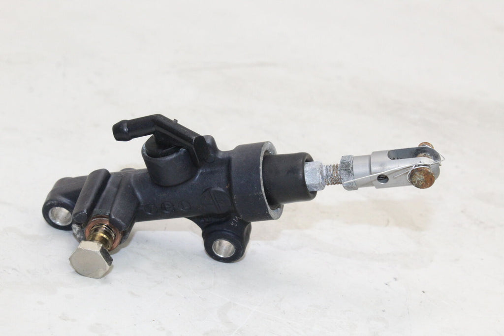 1998-99 Yamaha Yzf R1 Rear Back Brake Master Cylinder 3Tu-2583V-01-00 Oem