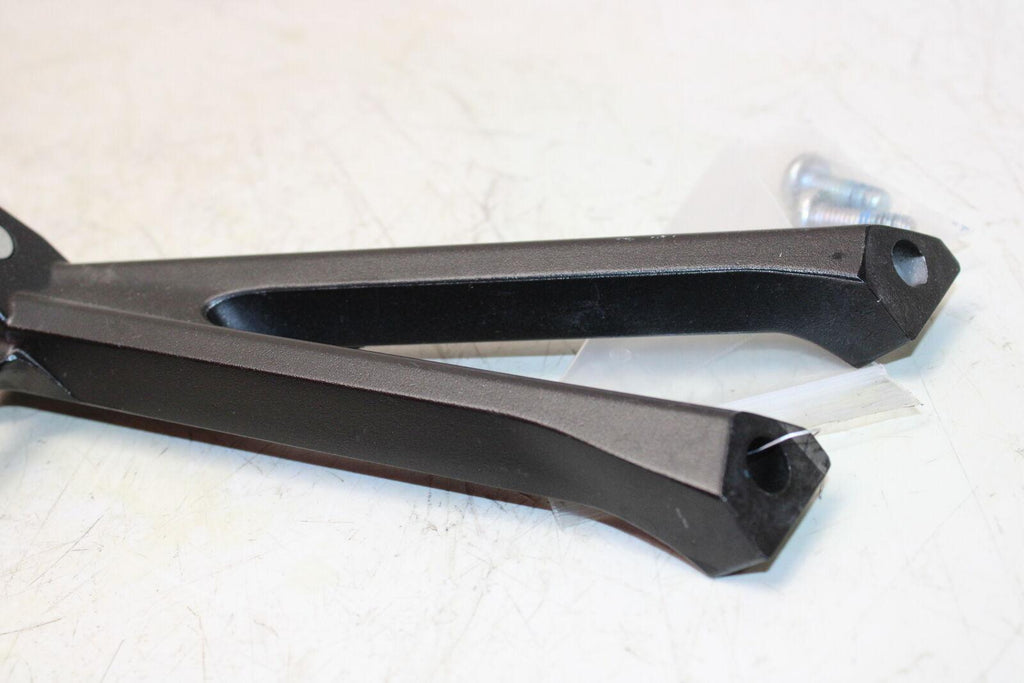 2011 Suzuki Gsxr750 Rear Back Passenger Peg Set Pair