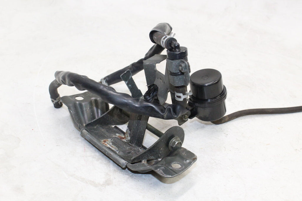 1997-02 Suzuki Tl1000S Front Gas Tank Bracket Mount Oem