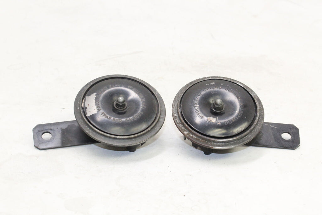 1984 Kawasaki Gpz750 Zx750A Horn Signal Pair Set Horns Oem