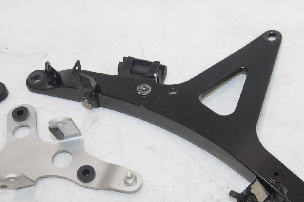 2018 Kawasaki Concours 14 Zg1400 Abs Oem Front Gas Tank Bracket Mount Set
