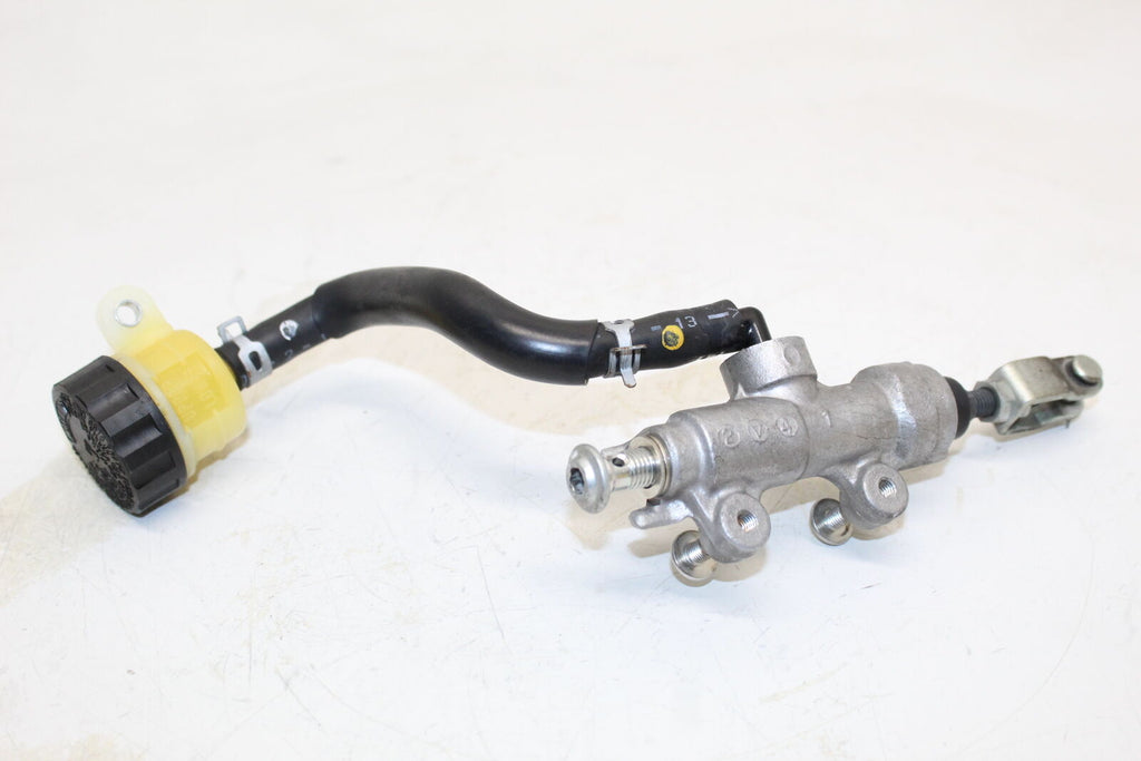 2013 Suzuki Gsxr1000 Rear Back Brake Master Cylinder W Reservoir