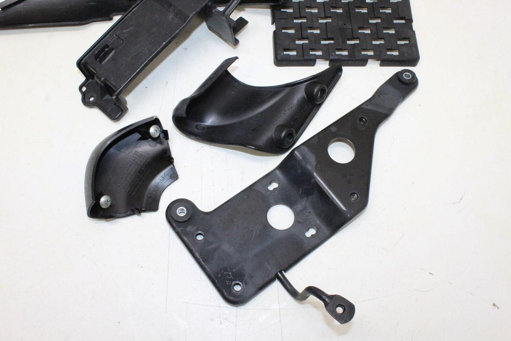 2013 09-15 Suzuki Sfv650 Mount Brackets Misc. Plastic Cowls Fairings Oem