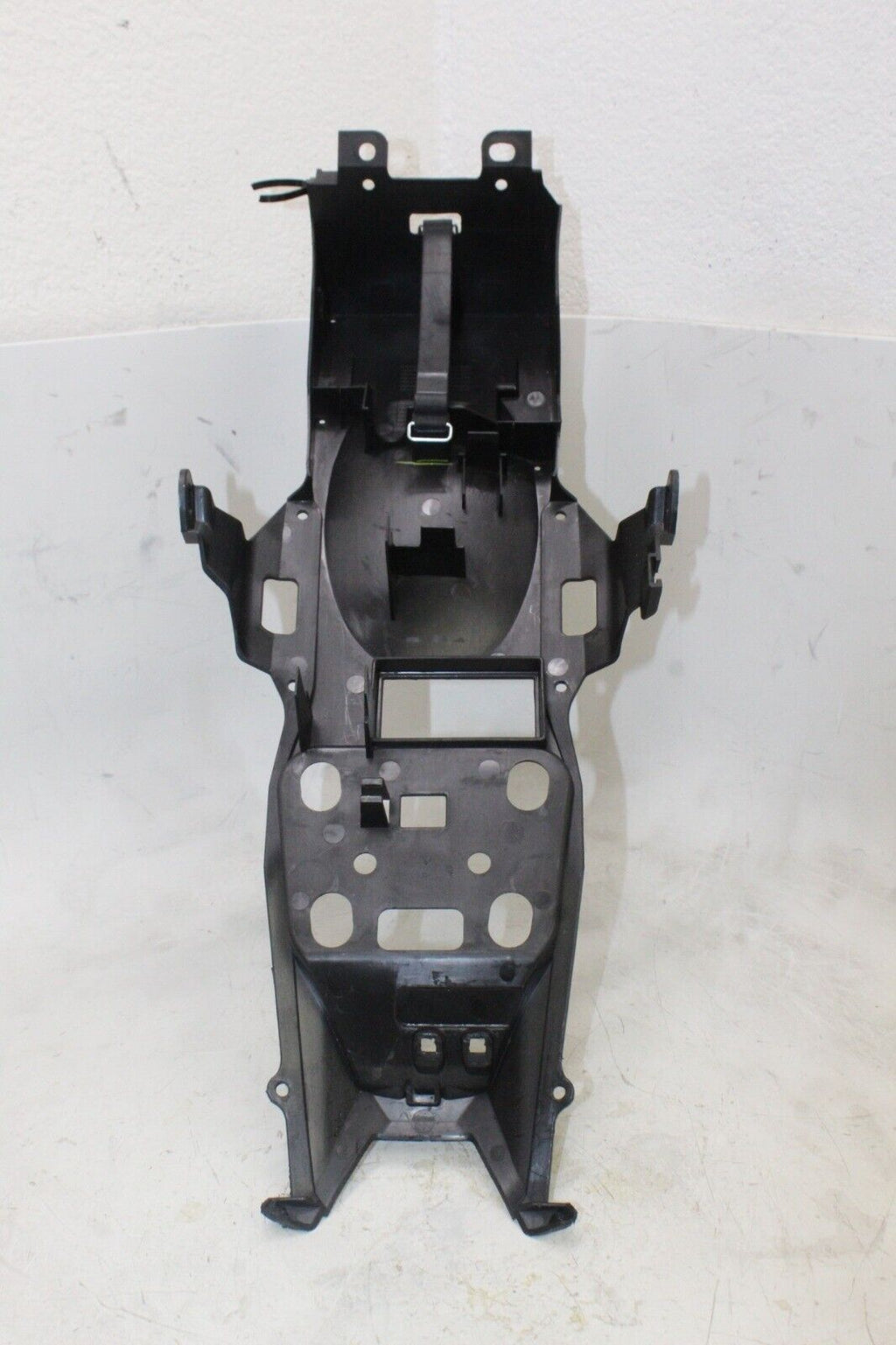 2023 Yamaha Yzf R3 Oem Rear Back Tail Undertail Battery Tray Plastic