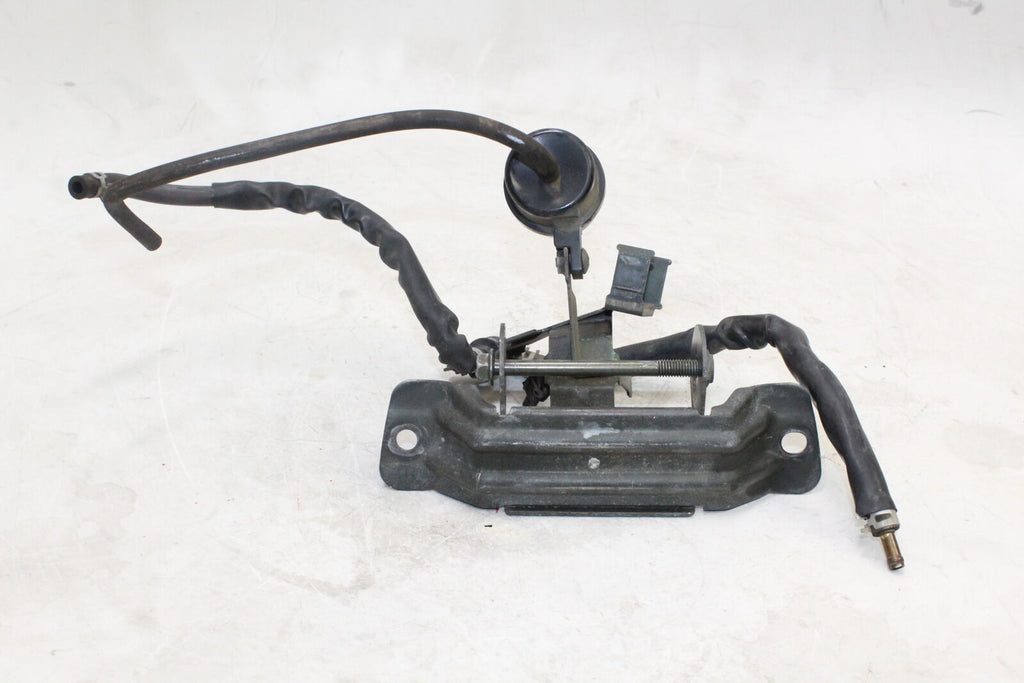 1997-02 Suzuki Tl1000S Front Gas Tank Bracket Mount Oem