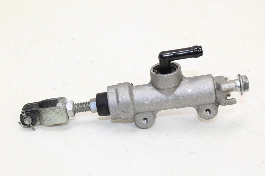 2013 09-15 Suzuki Sfv650 Rear Back Brake Master Cylinder Oem