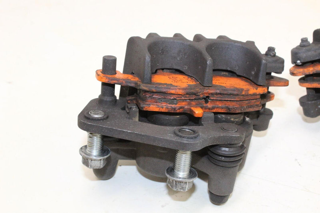 2013 09-15 Suzuki Sfv650 Right Left Front Brake Caliper Set Pair Calipers Oem