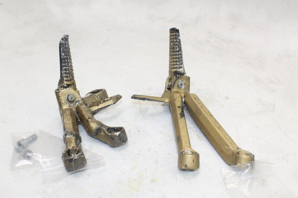 2004 Suzuki Gsxr600 Oem Rear Back Passenger Peg Set Pair