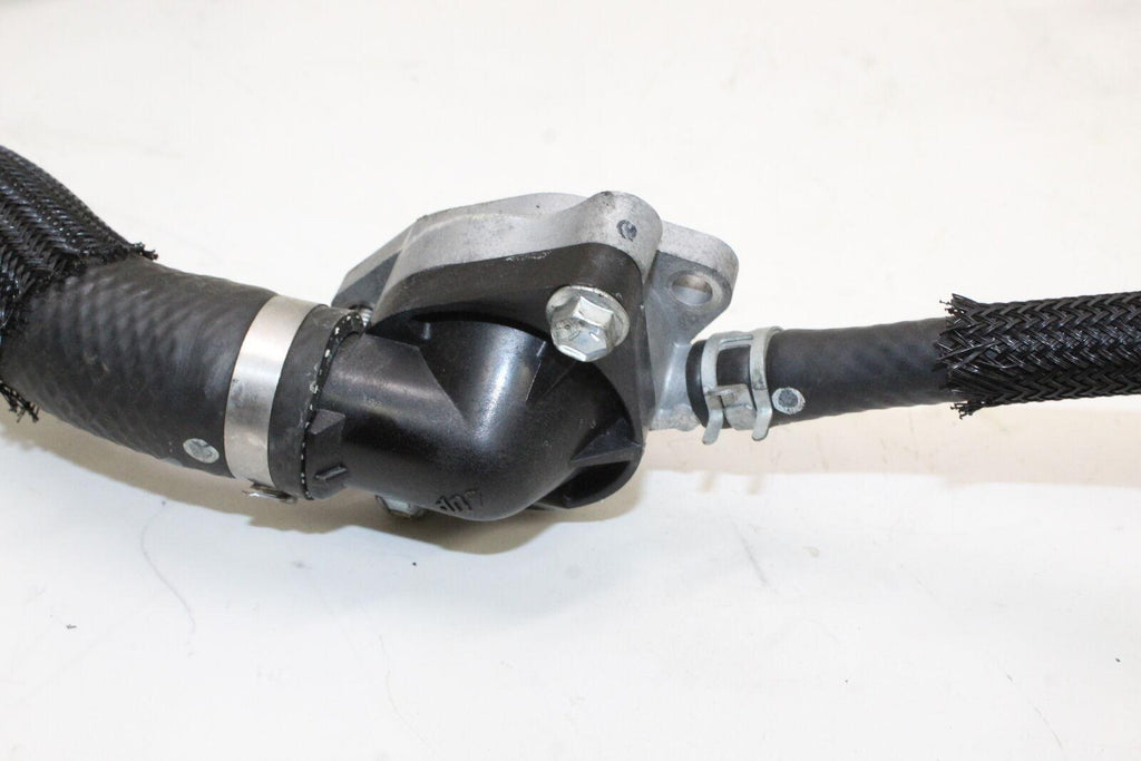 2006-07 Suzuki Gsxr1000 Thermostat Housing 17661-35F00 Oem