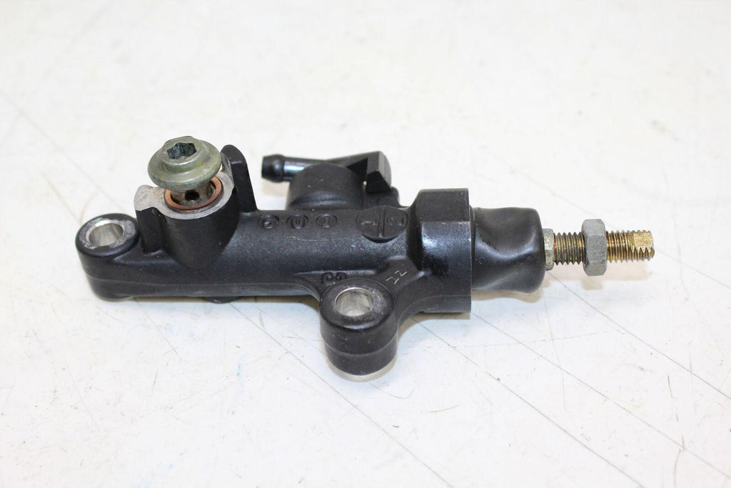 2006 Yamaha Yzf R1 Rear Back Brake Master Cylinder Brembo With Reservoir