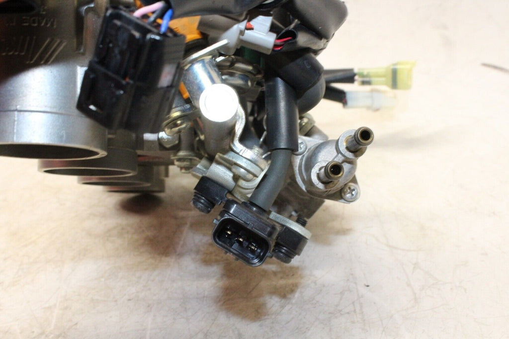 04-09 Yamaha Fz6 Oem Main Fuel Injectors / Throttle Bodies