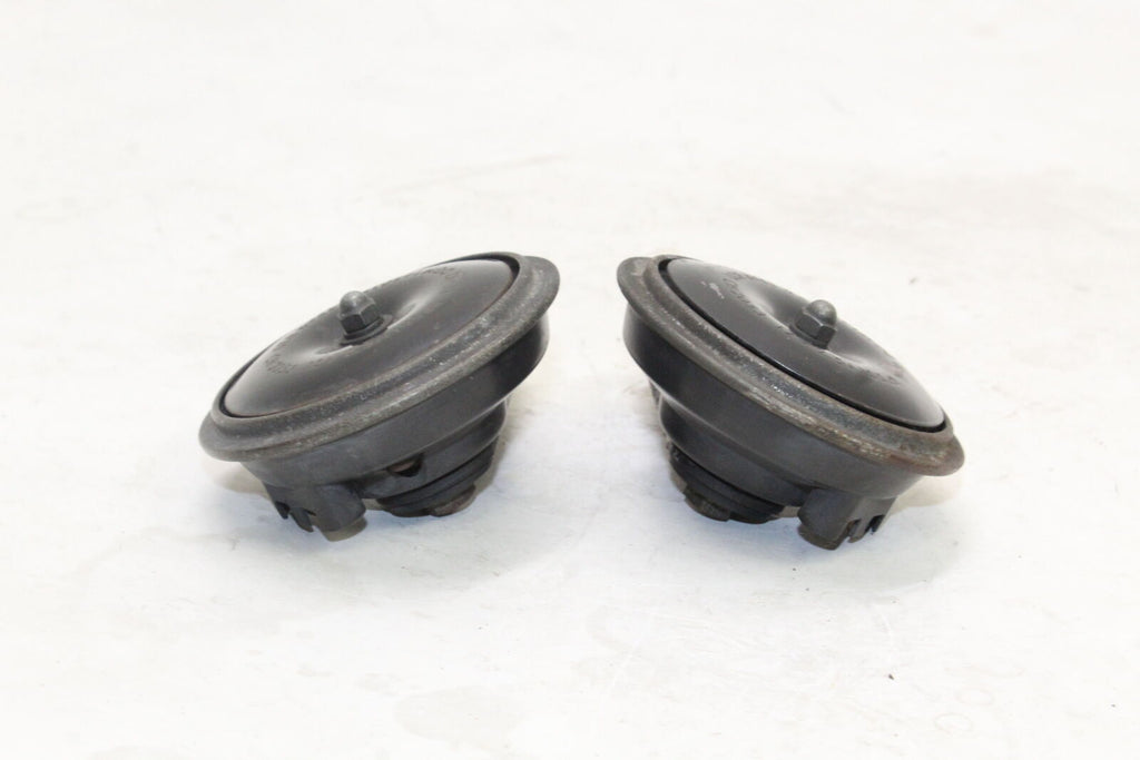 1984 Kawasaki Gpz750 Zx750A Horn Signal Pair Set Horns Oem