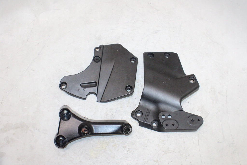 2018 Kawasaki Concours 14 Zg1400 Abs Oem Front Gas Tank Bracket Mount Set