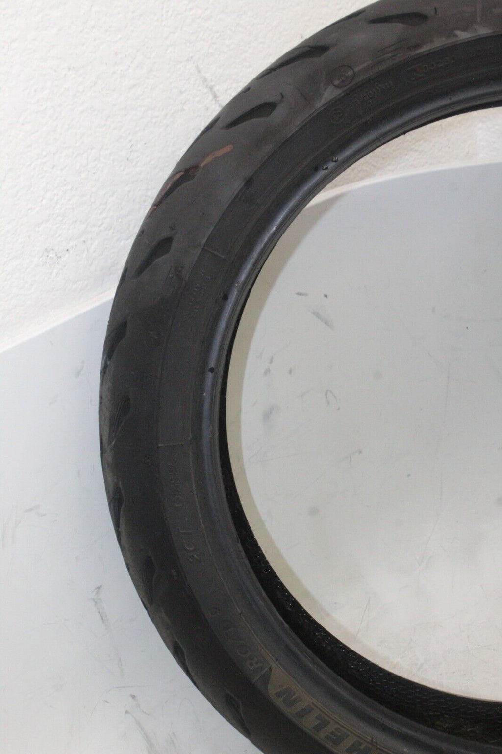 2002 Suzuki Bandit 1200 Oem Front Wheel Tire Michelin Road 5