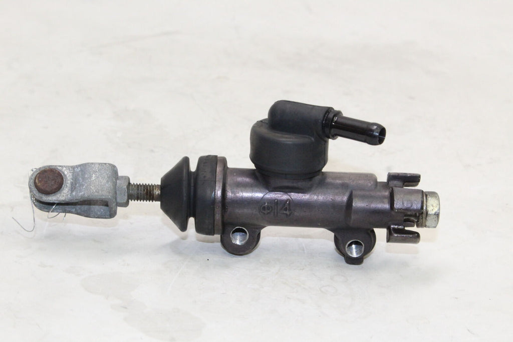 1984 Kawasaki Gpz750 Zx750A Rear Back Brake Master Cylinder Oem