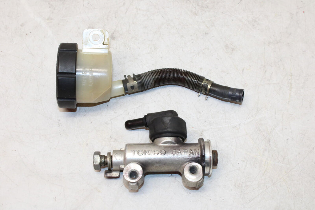 1983 Kawasaki Gpz750 Zx750A Rear Back Brake Master Cylinder W Reservoir