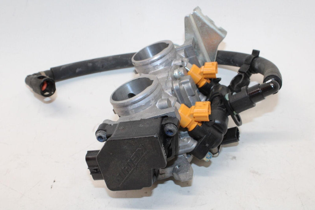 2015 Honda Cbr500R Main Fuel Injectors / Throttle Bodies