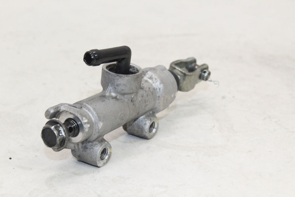 2009-11 Kawasaki Ninja 650R Ex650C Rear Brake Master Cylinder 43015-0122 Oem