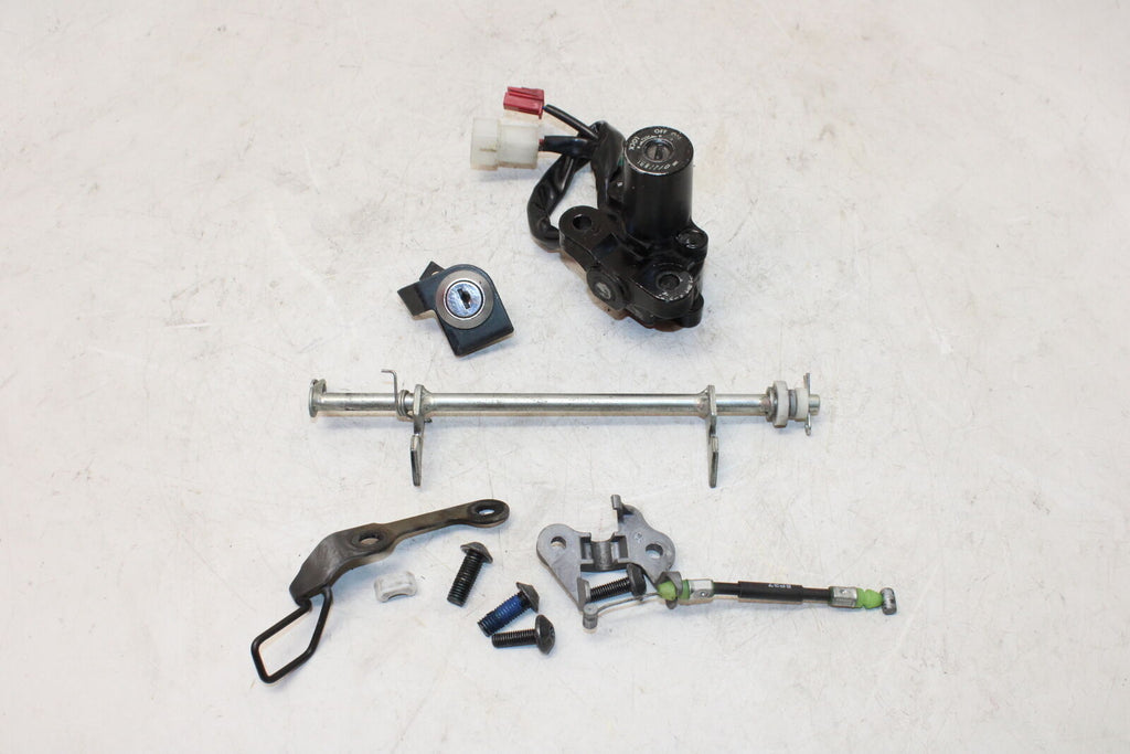 2009 Yamaha Yzf R6 Ignition Lock With Seat Lock Set !No Key!