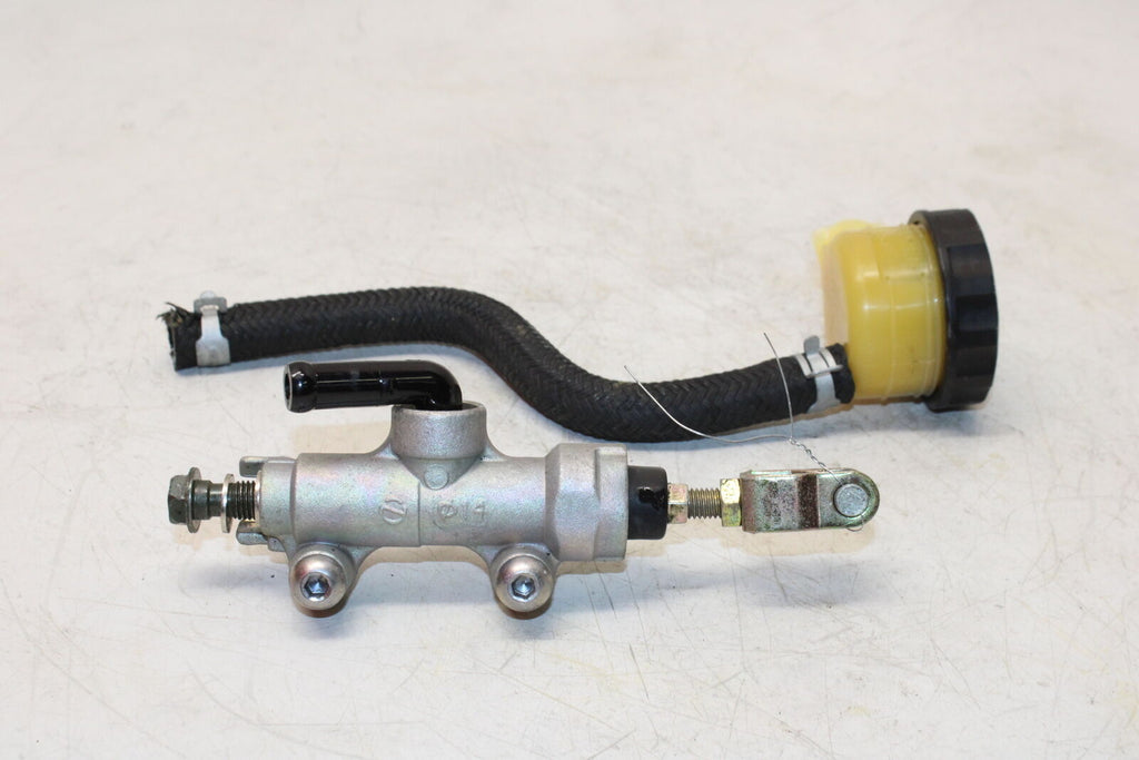 2005 Kawasaki Ninja Zx10R Zx1000C Rear Back Brake Master Cylinder W Reservoir