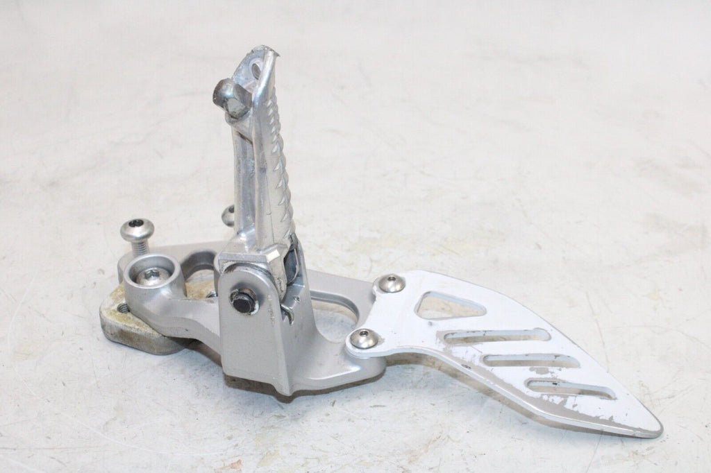 08-09 Suzuki Gsxr750 Oem Left Front Foot Rest Peg Step