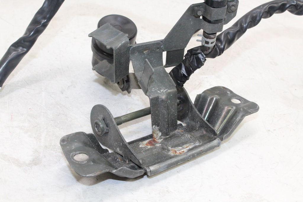 1997-02 Suzuki Tl1000S Front Gas Tank Bracket Mount Oem