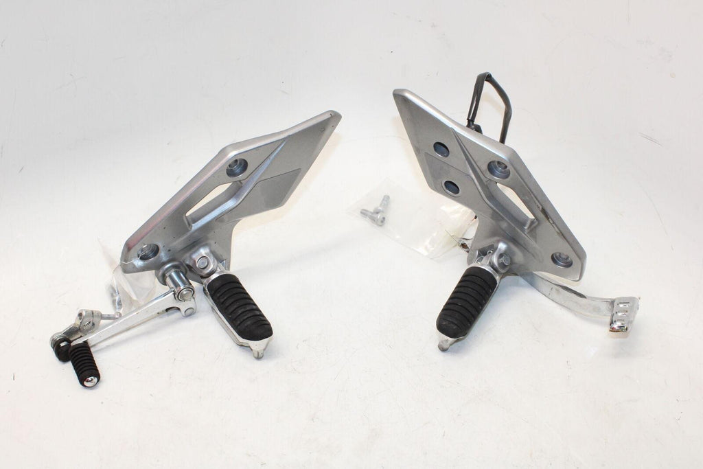 2019 Suzuki Gsxr250R Right Left Rearsets Rear Set Driver Foot Pegs