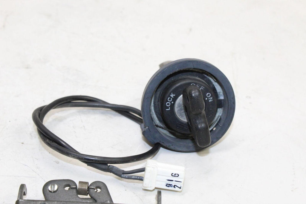 2007 Piaggio Bv 250 Ignition Lock W Key Oem