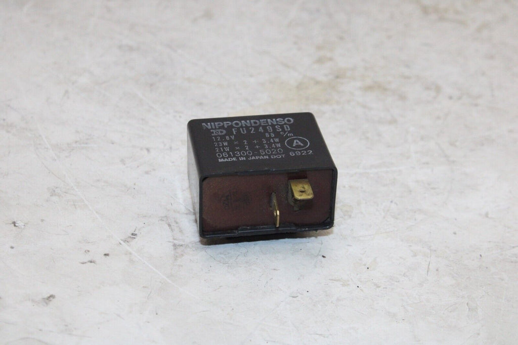 80-81 Suzuki Gs250T Oem Turn Signal Blinker Relay Flasher Switch