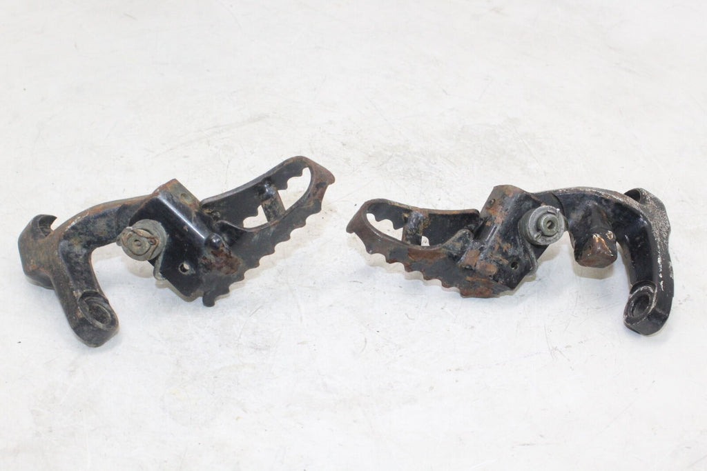 1995 84-02 Honda Xr200R Left Right Foot Rests Pegs 50616-Kt0-670 50626-Kk0-000