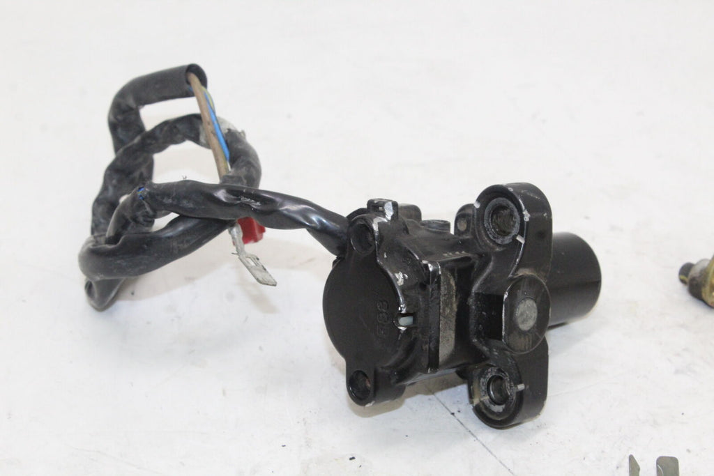 2004-06 Yamaha Yzf R1 Ignition Lock W Key 5Vy-82501-10-00 Oem