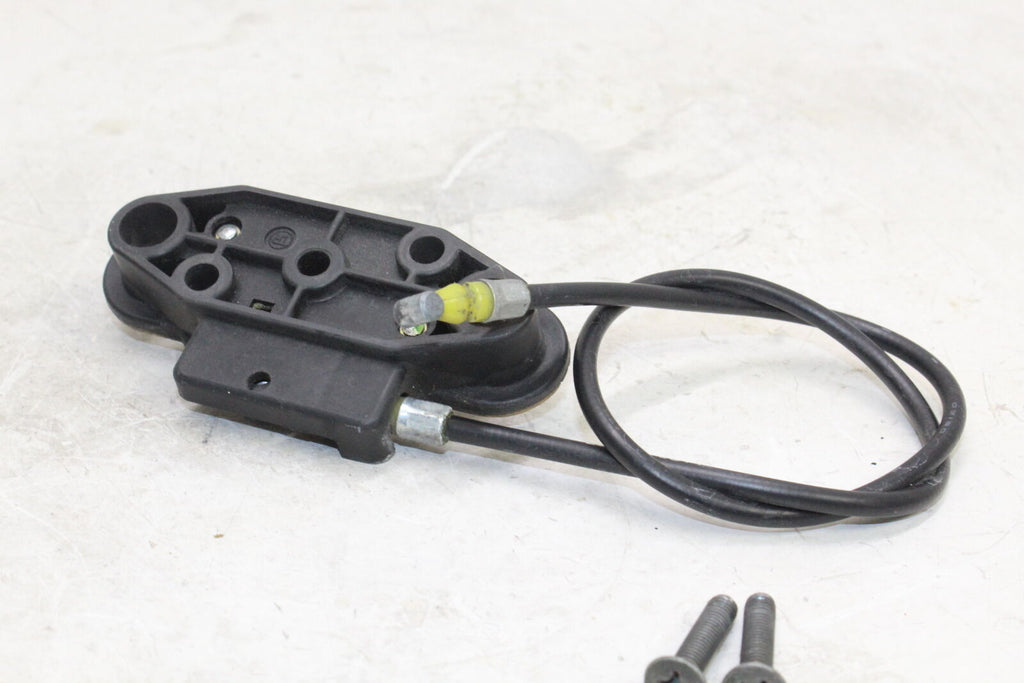 2001-05 Suzuki Bandit 1200 Gsf1200 Rear Passenger Seat Latch Lock Assembly Oem