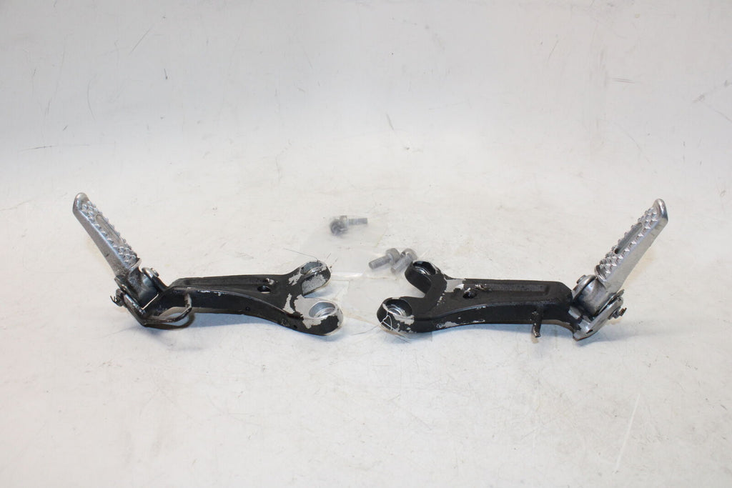 2004 Honda Cbr600Rr Rear Back Passenger Peg Set Pair