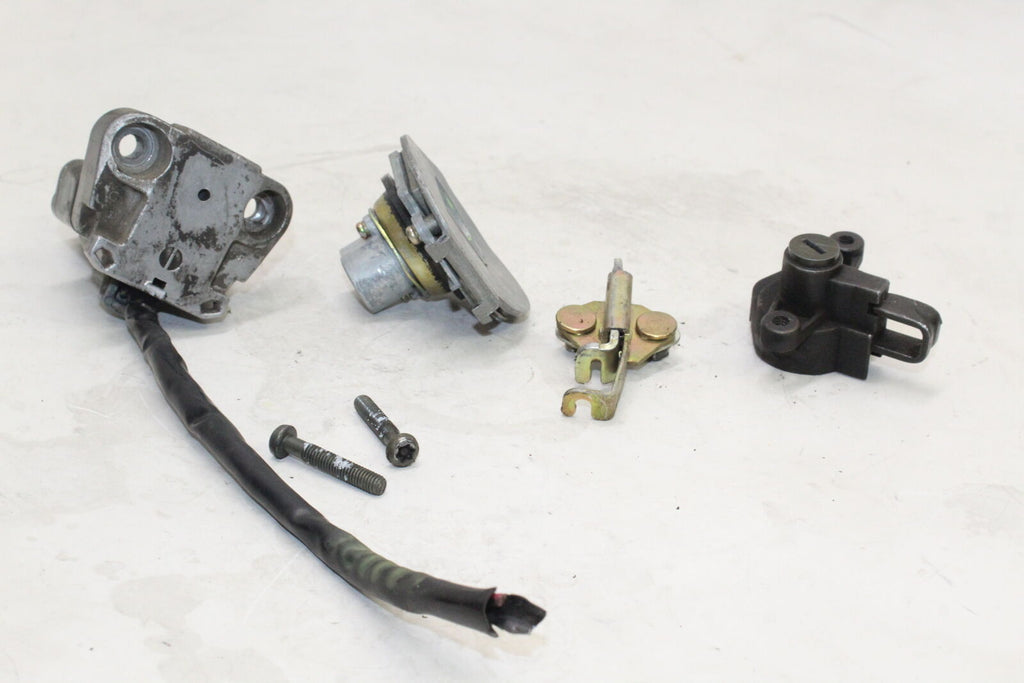 2002 Yamaha Yzf600R Ignition Lock Set W/ Gas Cap And Seat Lock Oem *No Key*