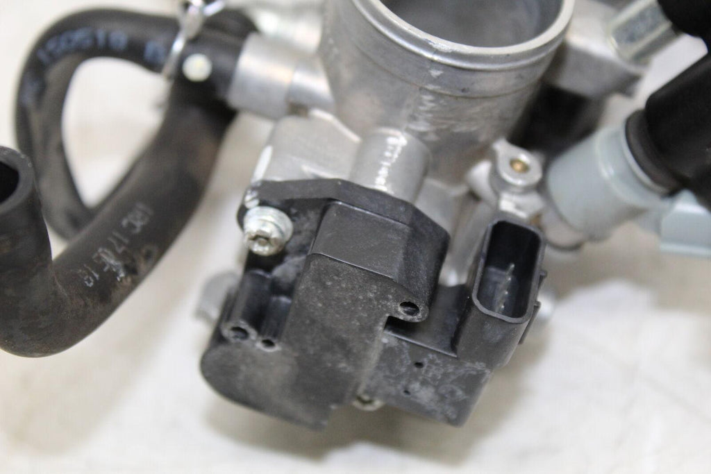 2018 Yamaha Yzf-R3 Main Fuel Injectors / Throttle Bodies