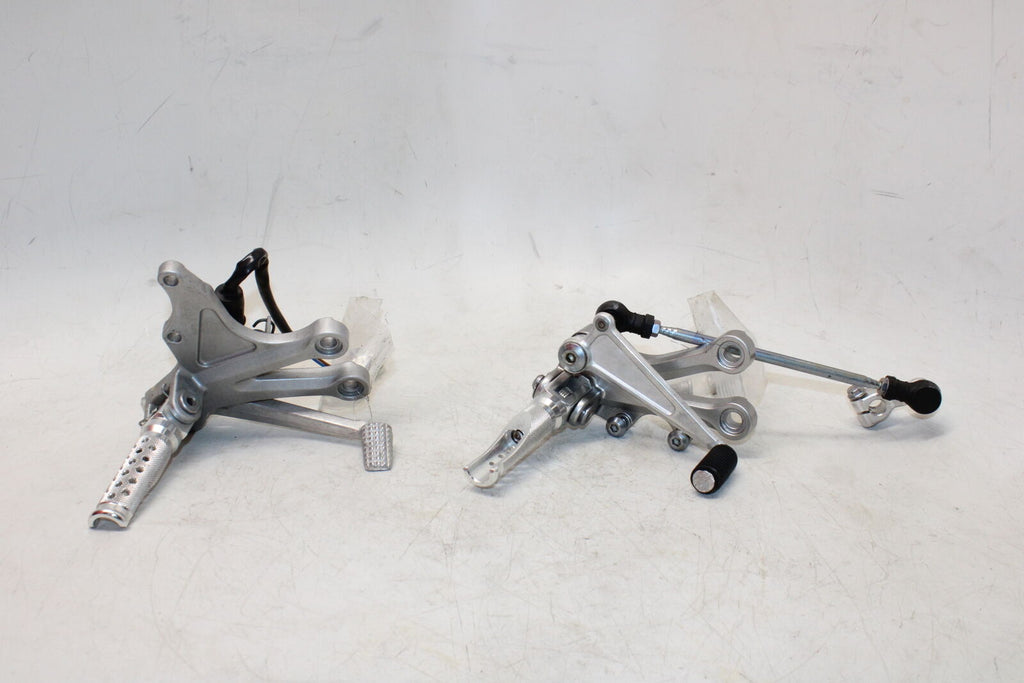 2005 Kawasaki Ninja Zx10R Zx1000C Right Left Rearsets Rear Set Driver Foot Pegs