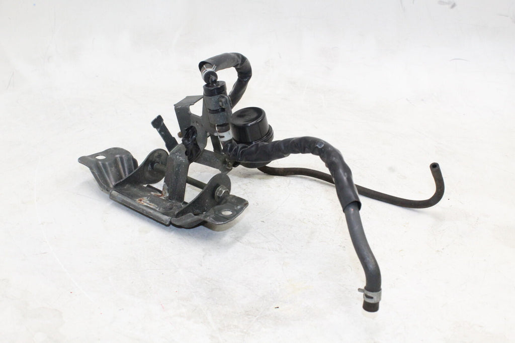 1997-02 Suzuki Tl1000S Front Gas Tank Bracket Mount Oem