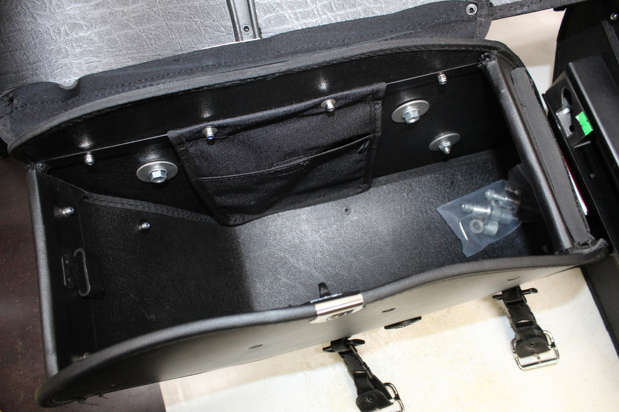 2012 Kawasaki Vulcan 900 VN900DF OEM SADDLEBAG W KEY