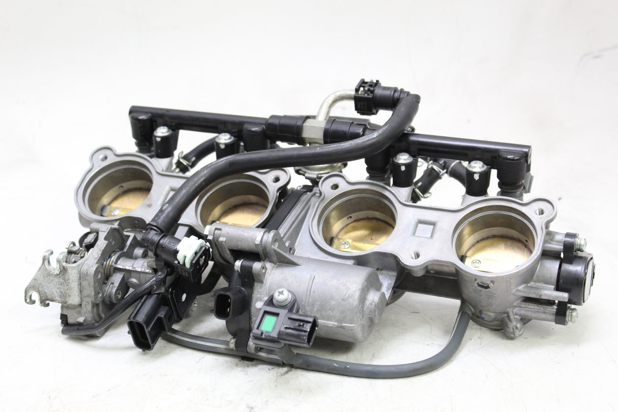 2017 Yamaha FZ10 OEM MAIN FUEL INJECTORS / THROTTLE BODIES