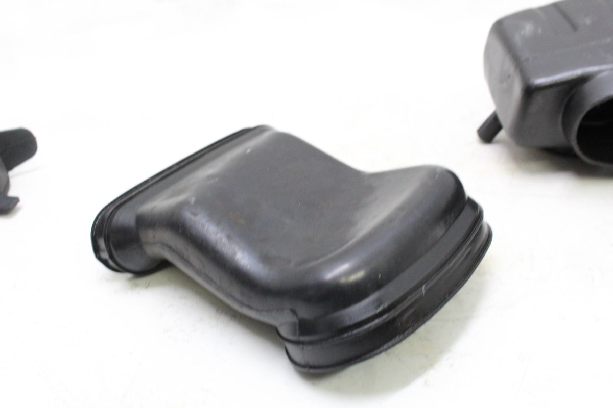 2004 SUZUKI GSXR600 OEM AIRBOX AIR CLEANER CAP COVER INTAKE DUCTS