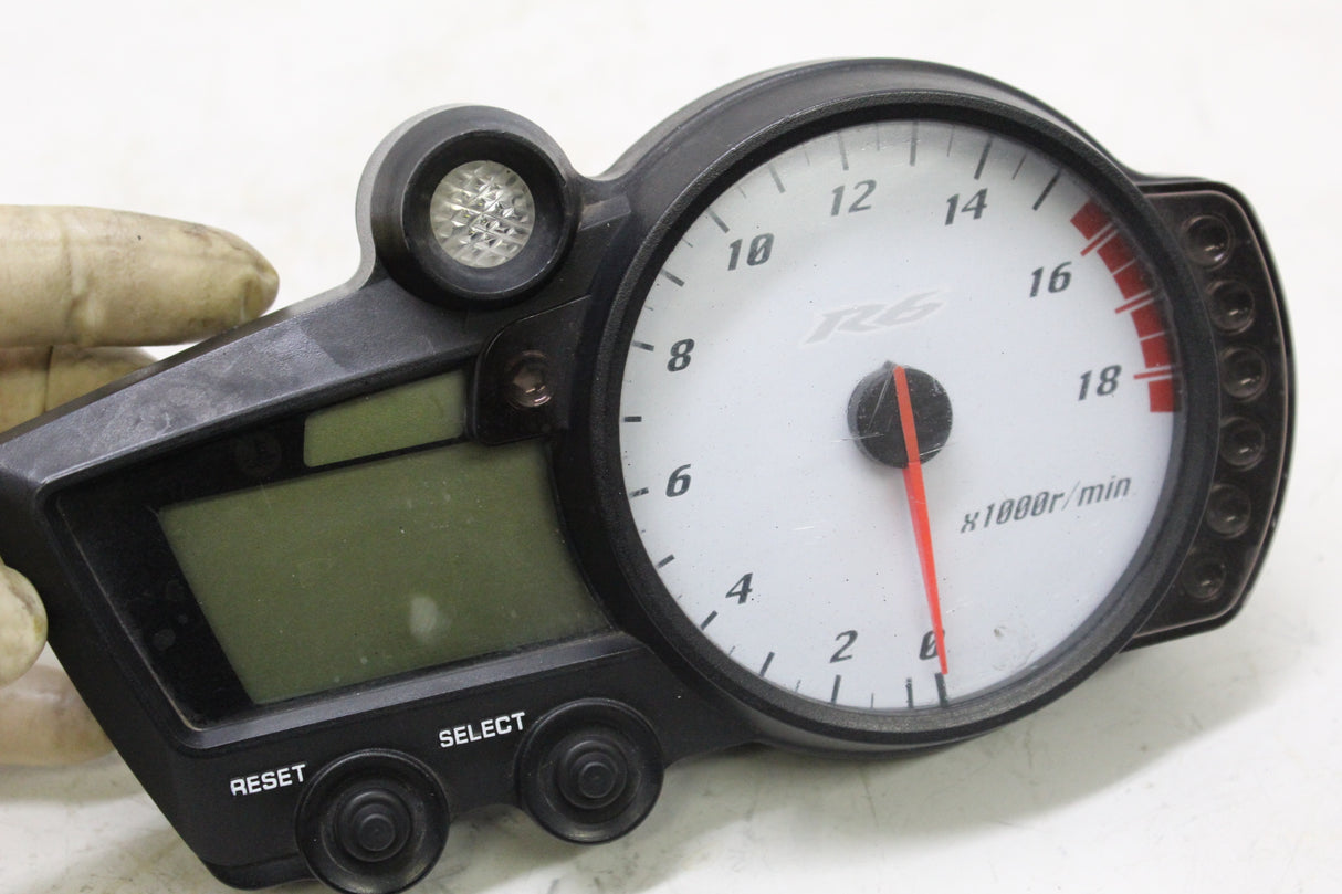 2005 Yamaha YZF R6 OEM SPEEDO TACH GAUGES DISPLAY CLUSTER SPEEDOMETER TACHOMETER