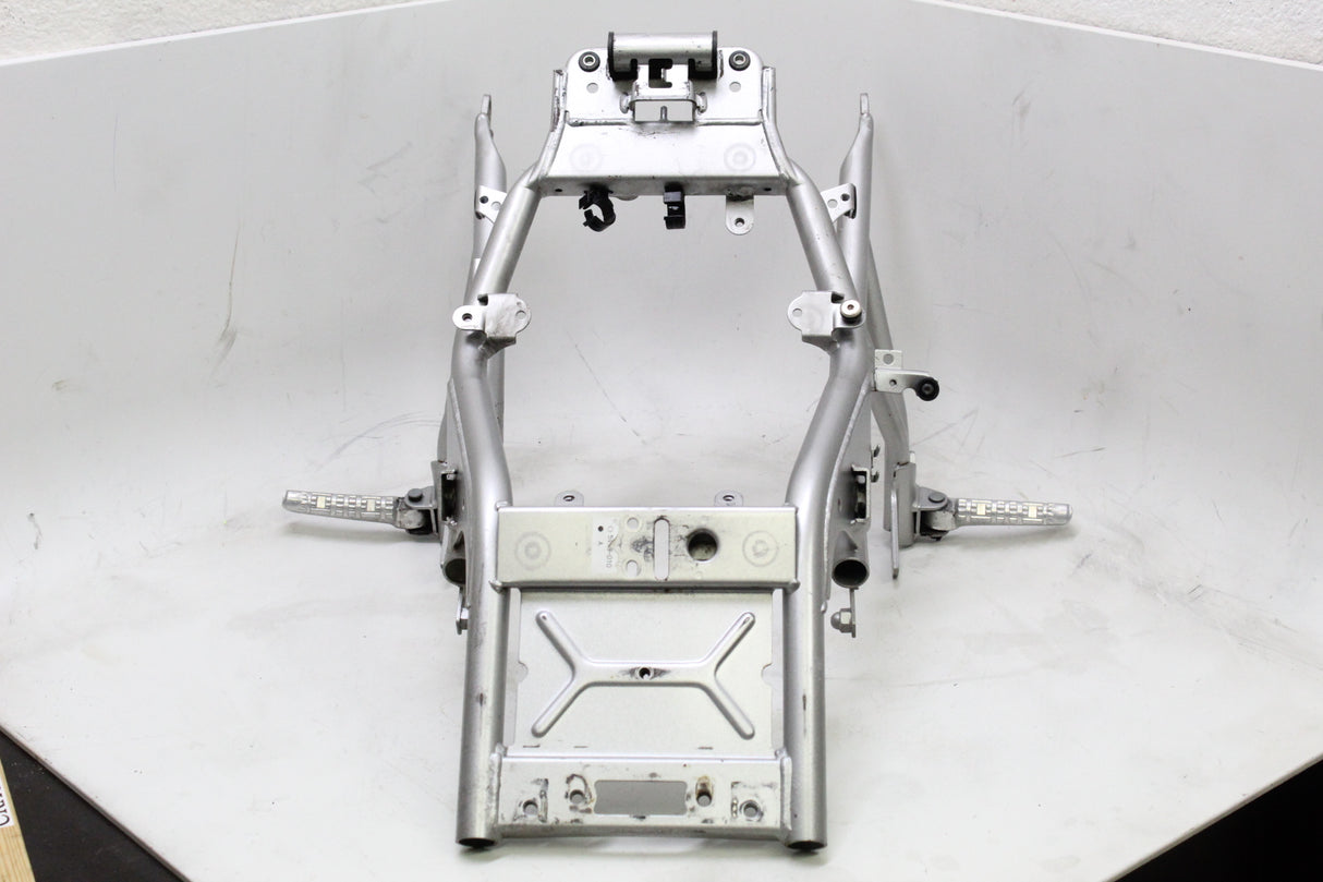 2005 YAMAHA FZ6 FZ6S FAZER OEM REAR SUBFRAME W PASSENGER FOOT PEGS