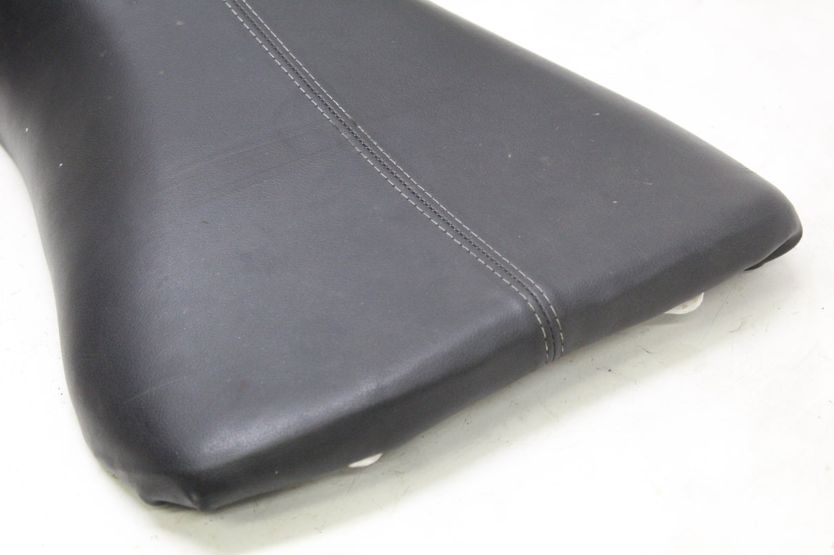 2005 Yamaha YZF R6 OEM FRONT DRIVERS SEAT PAD SADDLE PILLION