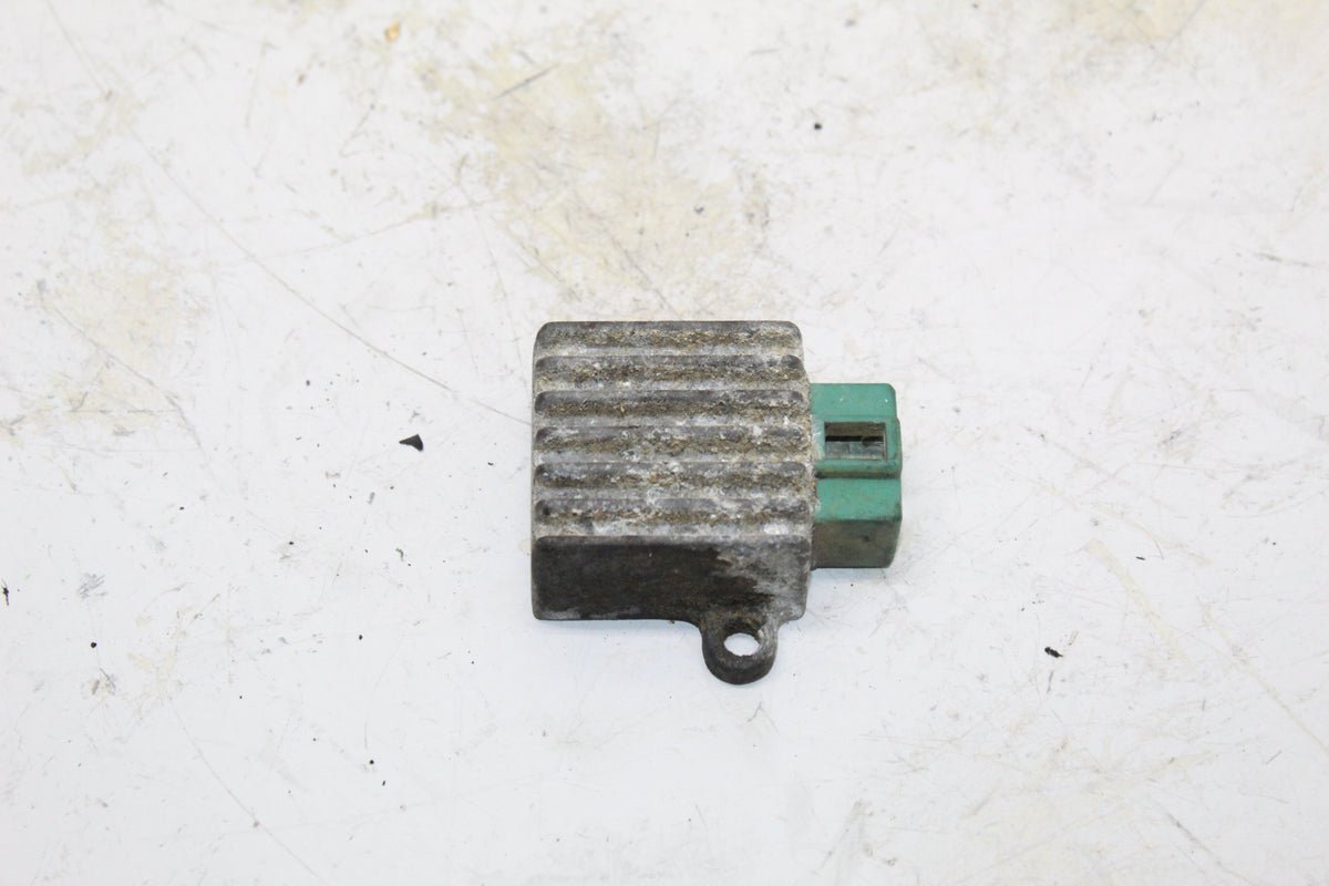 2002 Yamaha Zuma 50 YW50 OEM Voltage Regulator Rectifier