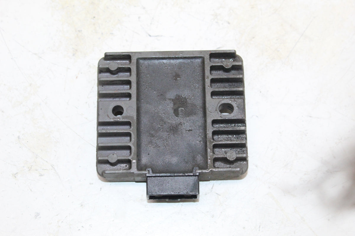 2009 Yamaha YZF R6S OEM Voltage Regulator Rectifier