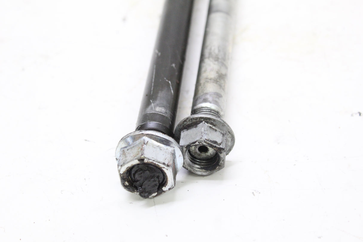 1992 KAWASAKI NINJA 600 ZX600 OEM SWINGARM PIVOT SHAFT REAR AXLE SET