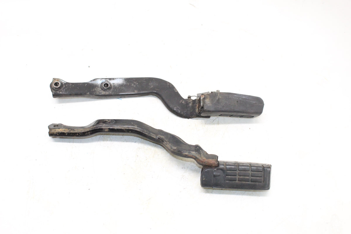 1983 Yamaha XC180 Riva OEM Passenger Foot Pegs Brackets Left Right Pair