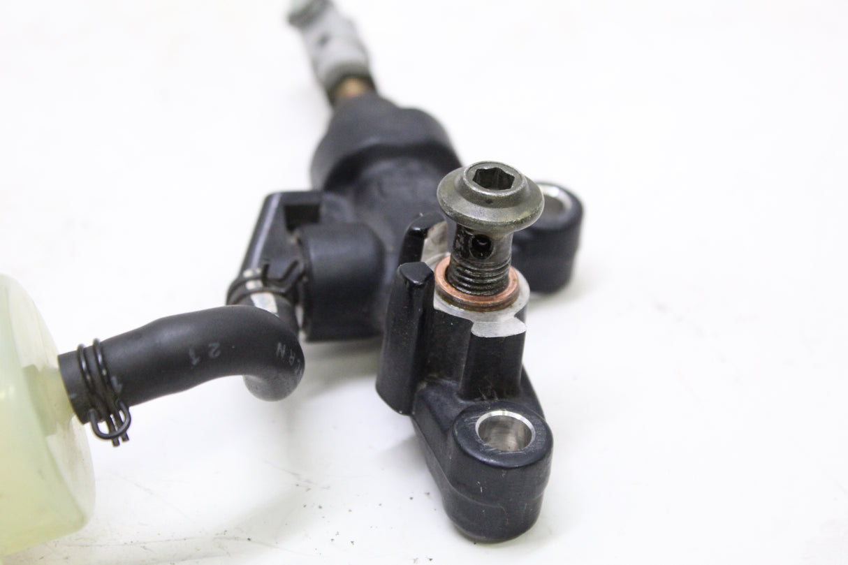 2004 Yamaha YZF R1 04-06 OEM REAR BACK BRAKE MASTER CYLINDER W RESERVOIR